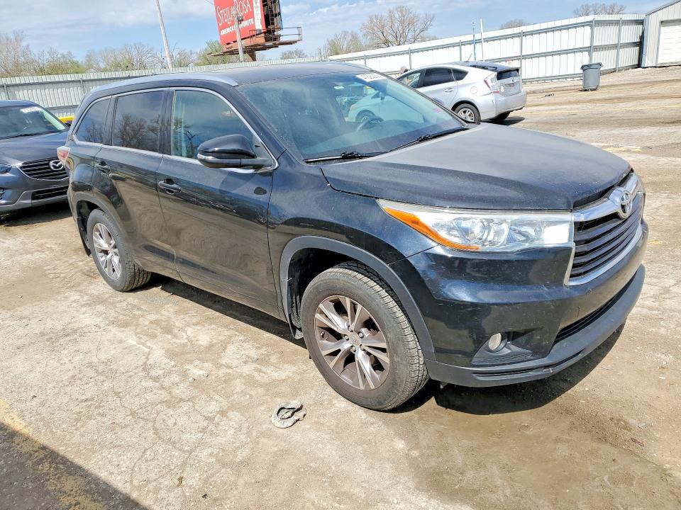 2015 Toyota Highlander VIN 5TDJKRFH5FS101430 COPART salvage auction — REAR END, KS - CERT OF TITLE-SALVAGE, sold $7,300 on 2026-07-27 (photo 4)