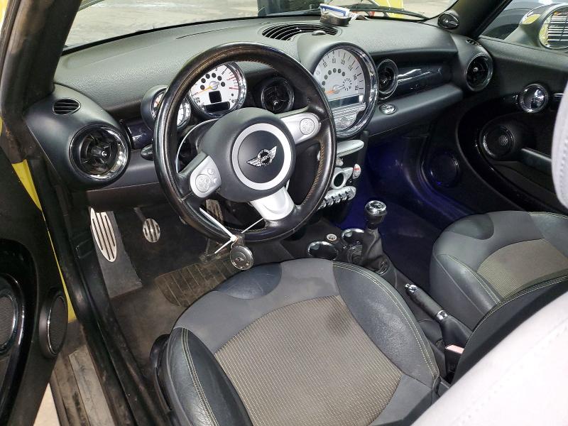 2010 Mini Cooper VIN WMWMS3C57ATY50869 COPART salvage auction — MECHANICAL, Il - Certificate Of Title, sold $550 on 2026-07-06 (photo 8)
