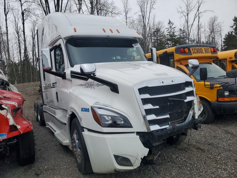 2018 Freightliner Cascadia VIN 3AKJHHDR8JSKA0959 COPART salvage auction — FRONT END, ON - PERMIT NO BRAND - UNFIT, sold $9,300 on 2026-07-23 (photo 1)