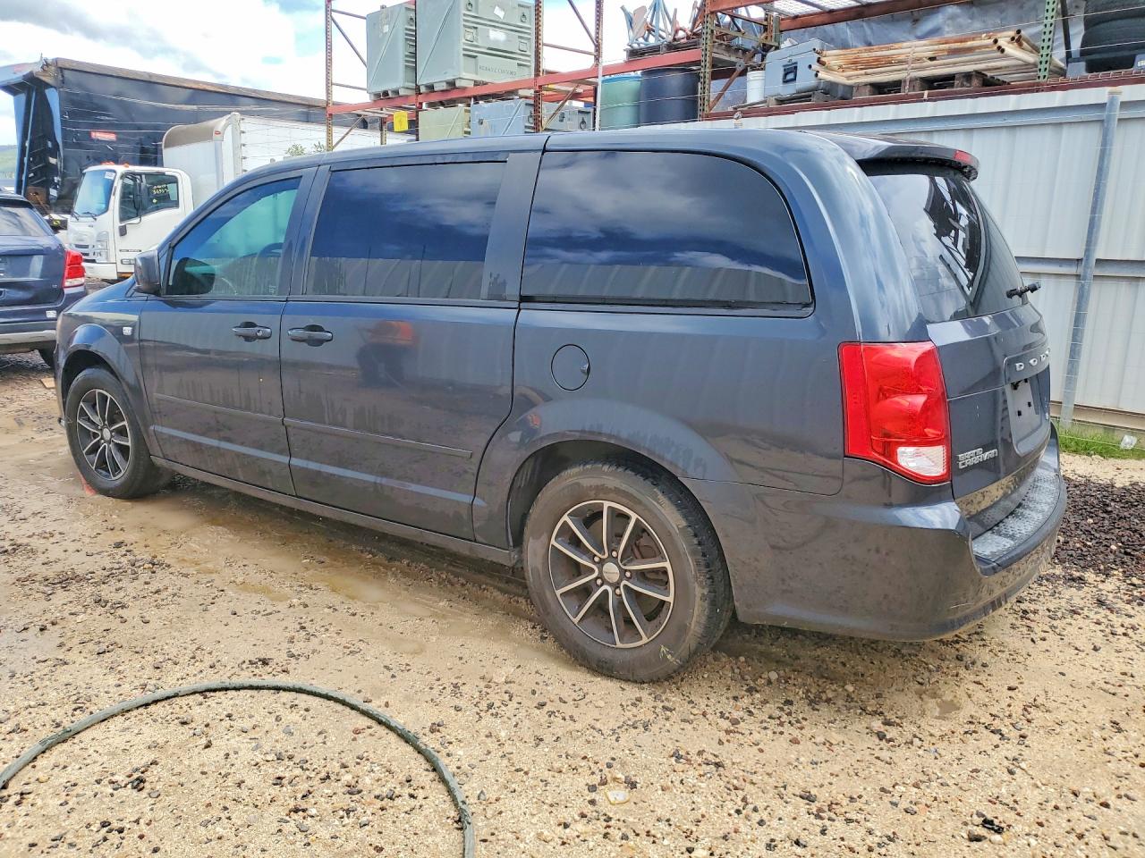 2014 Dodge Grand Caravan VIN 2C4RDGCGXER462608 COPART salvage auction — Normal Wear, HI - CERT OF TITLE-REPOSSESSION, sold $1 on 2026-06-29 (photo 2)