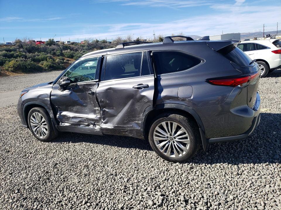 2022 Toyota Highlander VIN 5TDEBRCH3NS097379 COPART salvage auction — SIDE, Nv - Salvage Title, sold $17,500 on 2026-07-23 (photo 2)