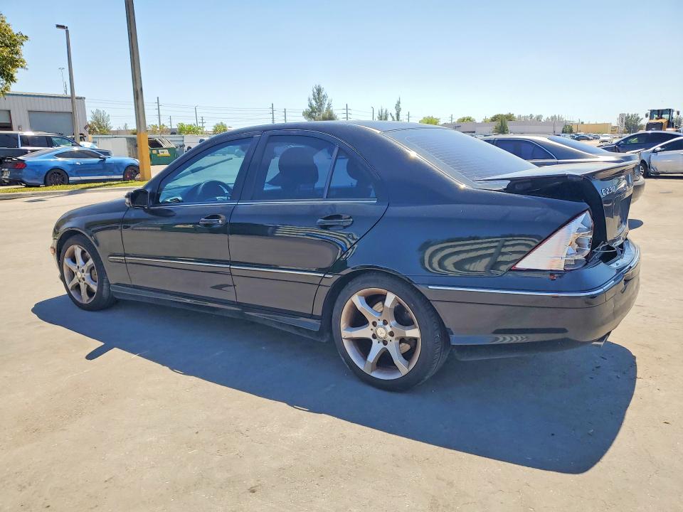 2007 Mercedes-benz C class VIN WDBRF52H17F884672 COPART salvage auction — REAR END, Fl - Cert Of Title Slvg Rebuildable, sold $350 on 2026-08-10 (photo 2)