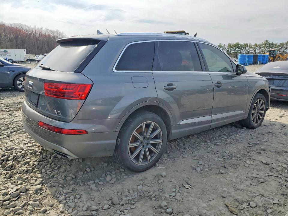 2017 Audi Q7 VIN WA1LAAF77HD058772 COPART salvage auction — MINOR DENT/SCRATCHES, Wv - Certificate Of Title (P), sold $5,700 on 2026-07-20 (photo 3)