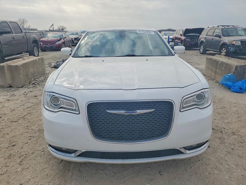 2019 Chrysler 300 VIN 2C3CCAAG6KH755419 COPART salvage auction — SIDE, Mo - Salvage Certificate Of Title, sold $6,200 on 2026-07-09 (photo 5)