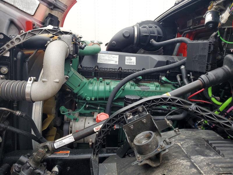 2018 Volvo VIN 4V4NC9EH7JN992582 COPART salvage auction — SIDE, In - Cert Of Title-Salvage Title, sold $30 on 2026-07-09 (photo 7)