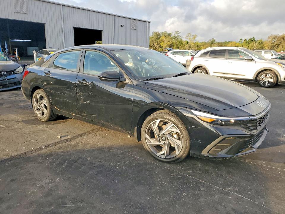 2025 Hyundai Elantra VIN KMHLM4DG4SU045742 COPART salvage auction — SIDE, FL, sold $3,650 on 2026-07-22 (photo 4)