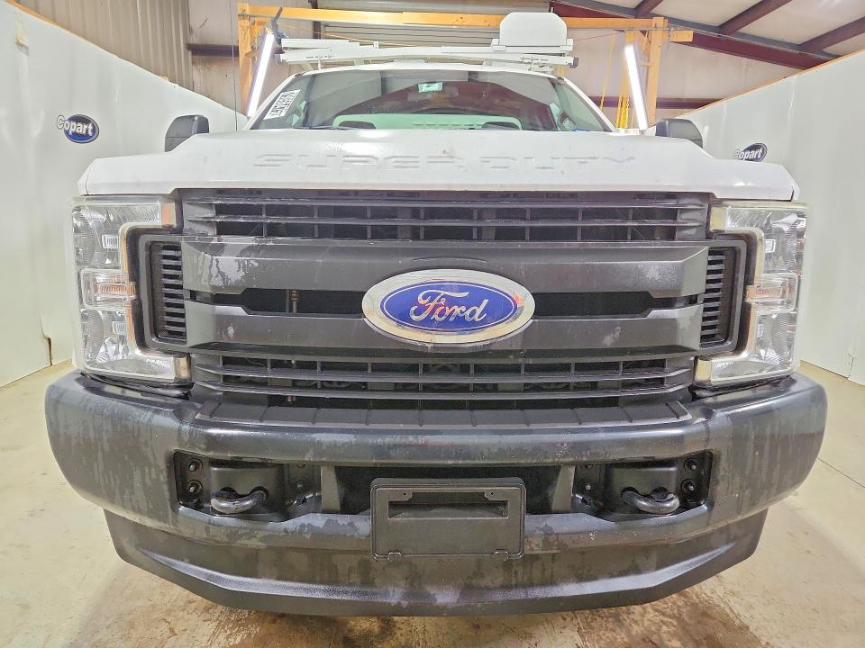 2019 Ford F-350 super duty VIN 1FDRF3B63KED87671 COPART salvage auction — FRONT END, Tx - Certificate Of Title, sold $12,300 on 2026-07-21 (photo 5)