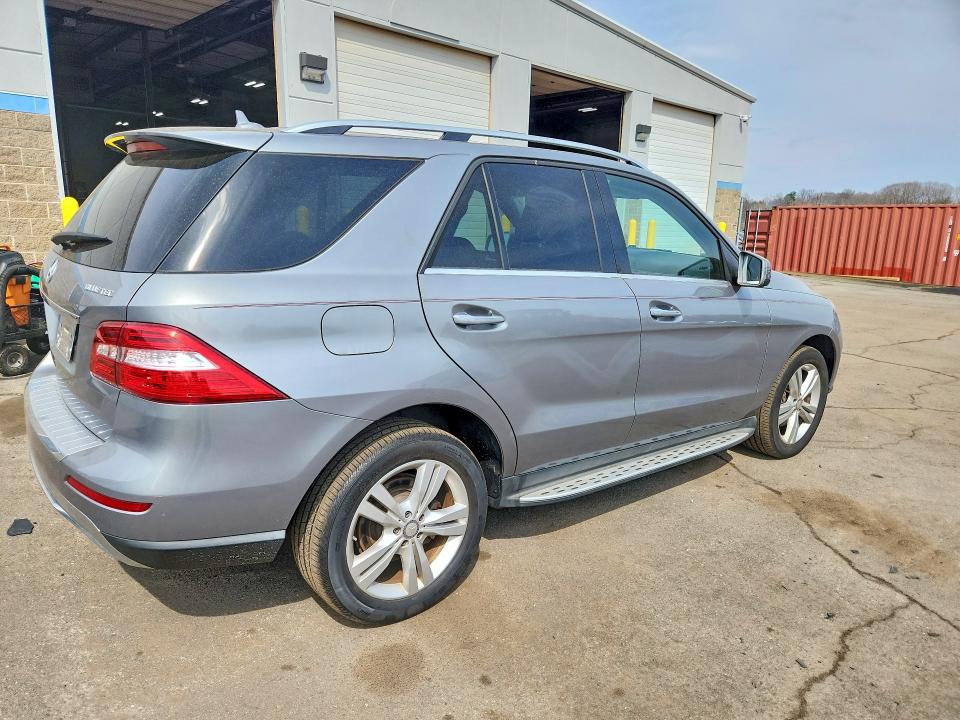 2015 Mercedes-benz Ml-class VIN 4JGDA0EB0FA518018 COPART salvage auction — MINOR DENT/SCRATCHES, Pa - Cert Of Title (P), sold $6,300 on 2026-07-09 (photo 3)