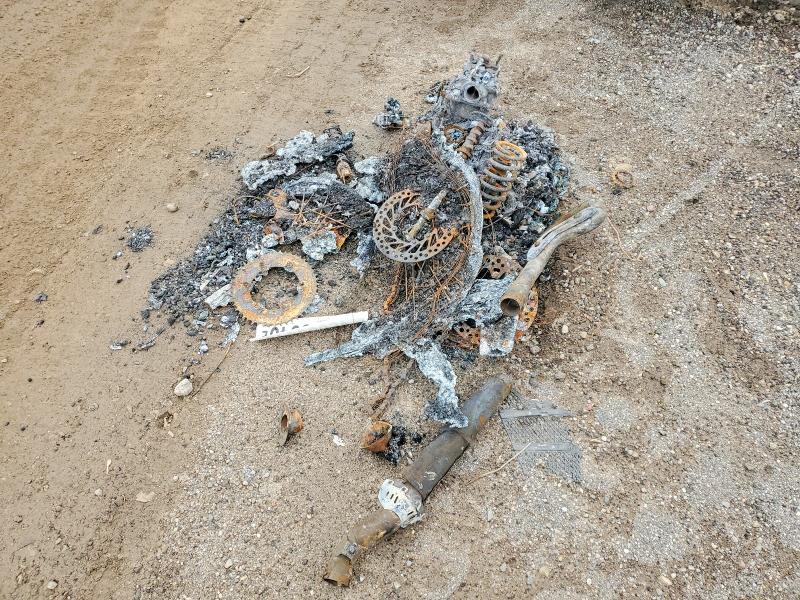 2003 Honda Crf VIN JH2PE05363M105066 COPART salvage auction — BURN, Mi - Dealer Only Clean Title, sold $15 on 2026-07-22 (photo 8)