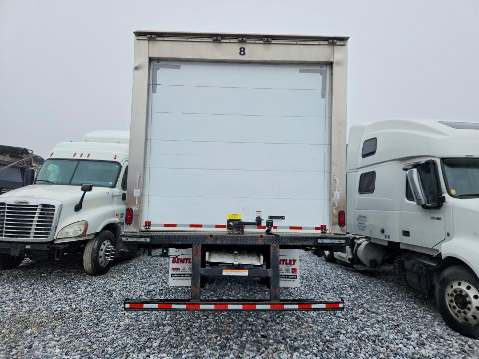 2023 Isuzu VIN 54DK6S1F4PSA51570 COPART salvage auction — ROLLOVER, Pa - Certificate Of Salvage, sold $3,700 on 2026-09-08 (photo 6)
