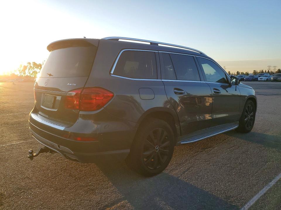 2016 Mercedes-benz GL VIN 4JGDF6EE7GA665985 COPART salvage auction — MINOR DENT/SCRATCHES, Ca - Dis/Dlr/Exp Only Clean Title, sold $3,400 on 2026-07-02 (photo 3)