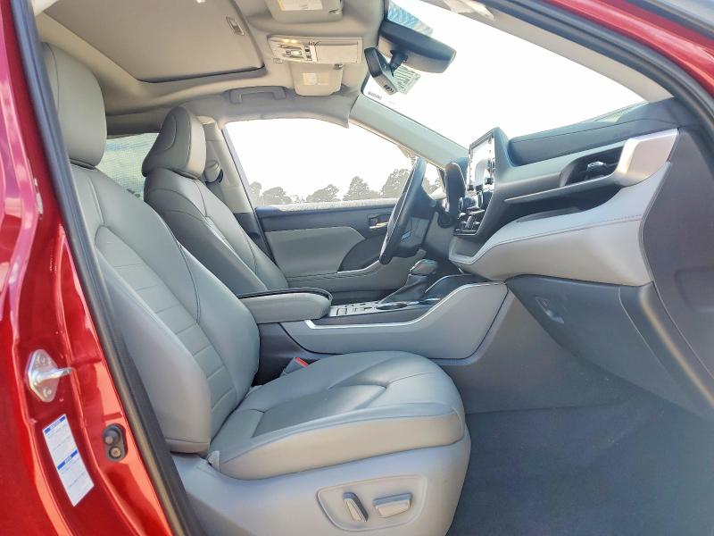 2020 Toyota Highlander VIN 5TDGZRBH1LS017547 COPART salvage auction — SIDE, Salvage Title, sold $9,900 on 2026-07-30 (photo 7)