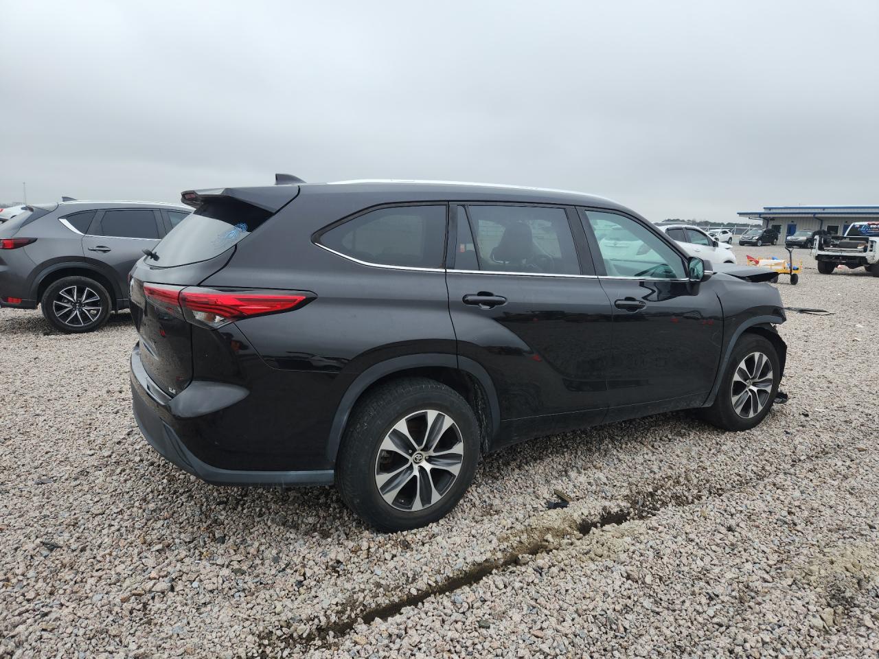 2021 Toyota Highlander VIN 5TDGZRAHXMS043650 COPART salvage auction — Front End, NC - SALVAGE CERTIFICATE OF TITLE, sold $15,100 on 2026-07-07 (photo 3)