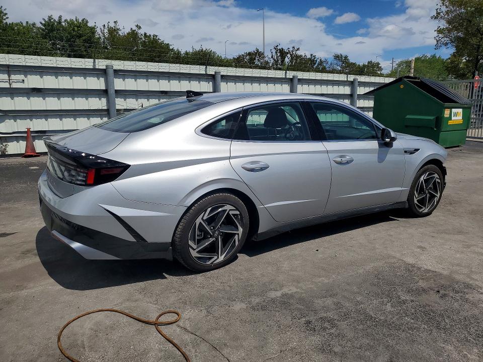 2026 Hyundai Sonata VIN KMHL64JA4TA525616 COPART salvage auction — SIDE, Salvage Title, sold $6,800 on 2026-07-27 (photo 3)