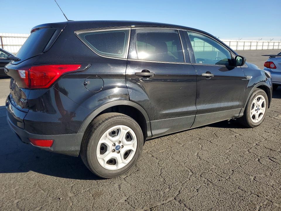 2019 Ford Escape VIN 1FMCU0F70KUB63065 COPART salvage auction — REAR END, Ca - Dis/Dlr/Exp Only Clean Title, sold $1,450 on 2026-07-09 (photo 3)
