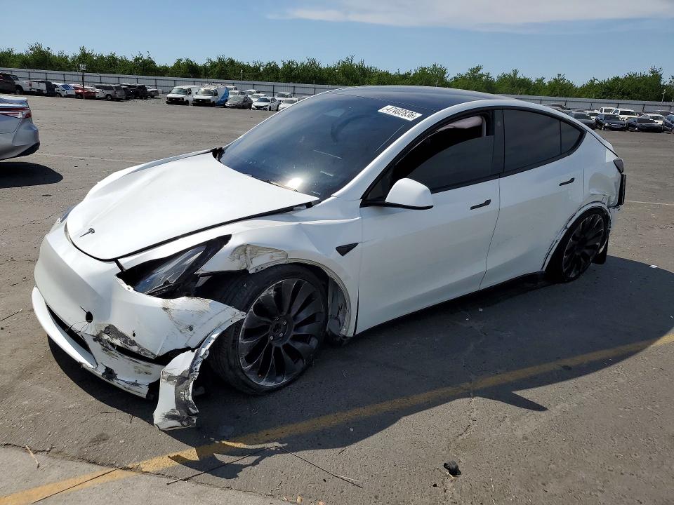 2022 Tesla Model y VIN 7SAYGDEF9NF522821 COPART salvage auction — FRONT END, Ca - Salvage Certificate, sold $4,100 on 2026-07-13 (photo 1)