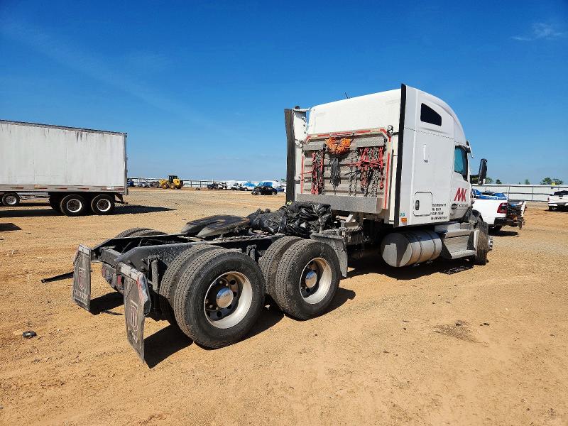 2026 Kenworth T680 VIN 1XKYD49X5TJ214967 COPART salvage auction — FRONT END, TX - SALVAGE VEHICLE TITLE, sold $23,700 on 2026-08-20 (photo 4)