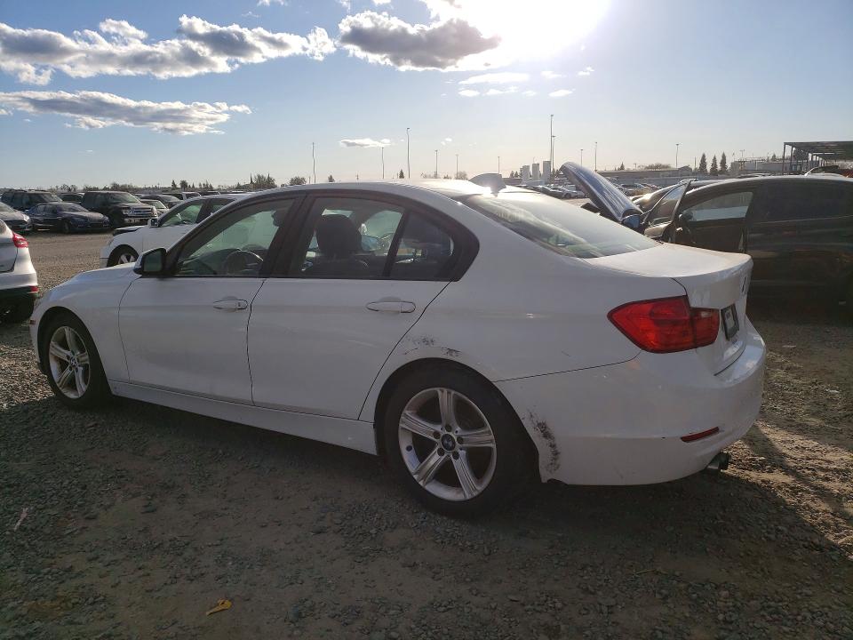 2014 BMW 3er VIN WBA3C1C57EK110716 COPART salvage auction — MECHANICAL, Wv - Dis/Dlr/Exp Only Clean Title, sold $825 on 2026-08-20 (photo 2)