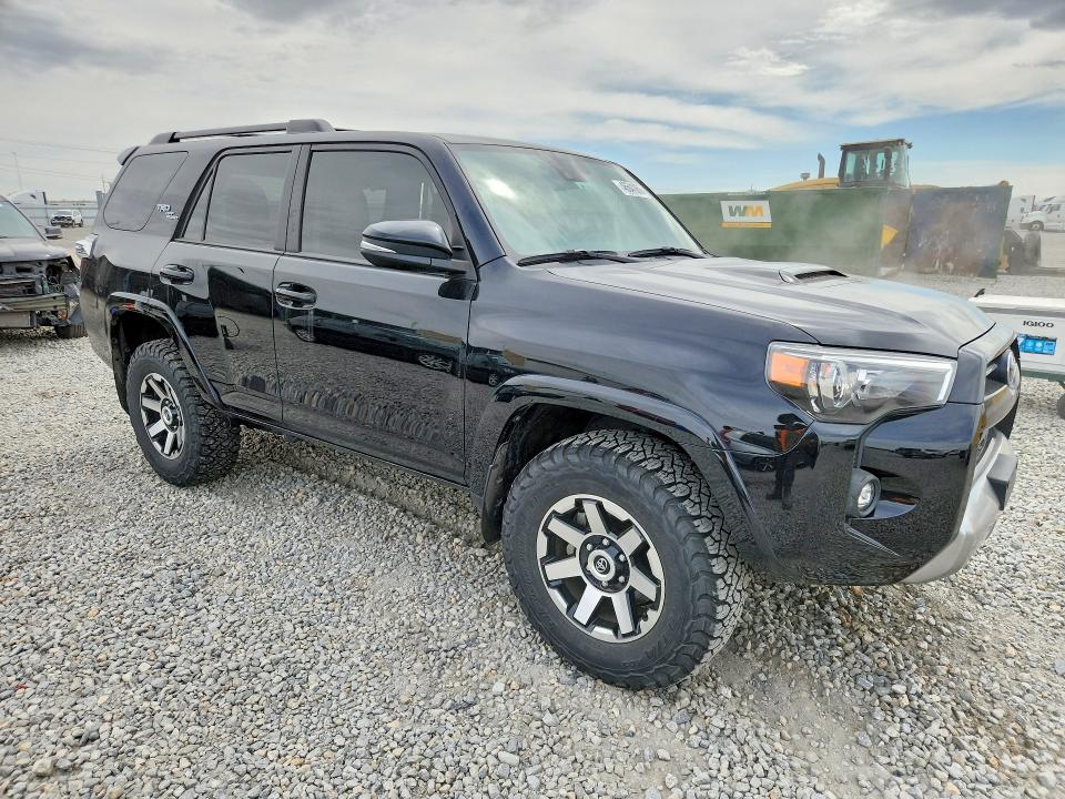 2022 Toyota 4runner VIN JTERU5JRXN5996225 COPART salvage auction — SIDE, Co - Public - Salvage Title, sold $20,800 on 2026-07-28 (photo 4)