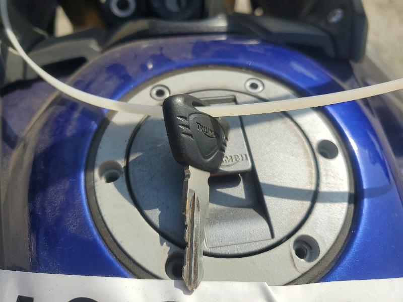 2013 Triumph motorcycle Tiger VIN SMTE05BF5DT577214 COPART salvage auction — SIDE, CA - SALVAGE CERTIFICATE, sold $1,650 on 2026-07-08 (photo 8)