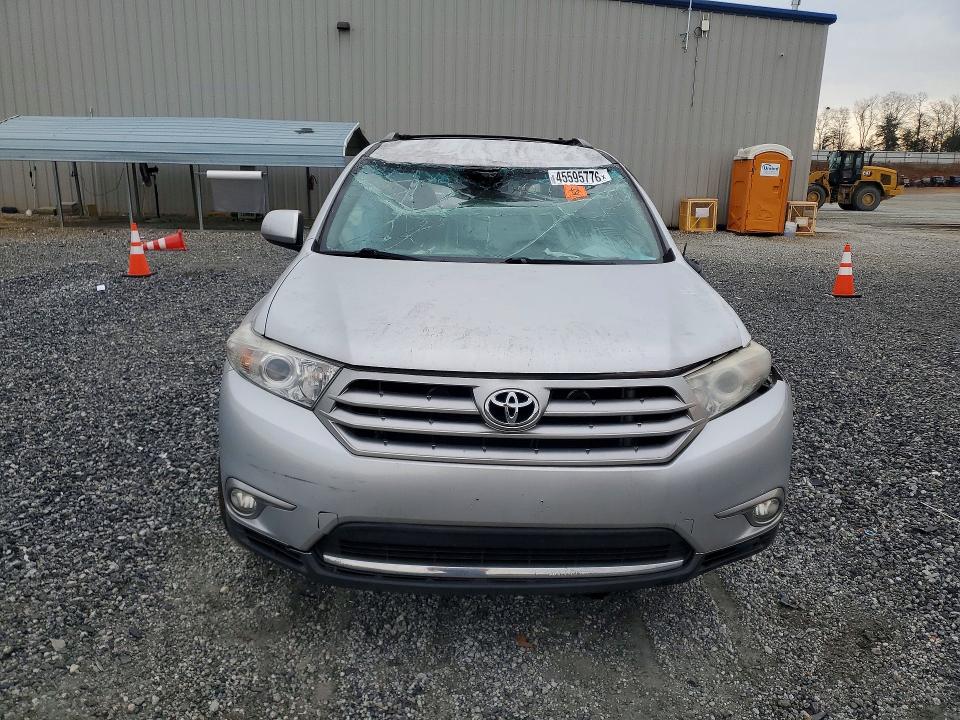 2013 Toyota Highlander VIN 5TDZK3EH6DS116176 COPART salvage auction — ROOF, Sc - Cert Of Title-Salvage, sold $900 on 2026-07-06 (photo 5)