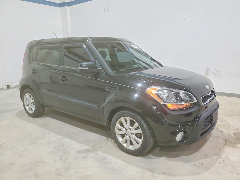 2013 Kia Soul VIN KNDJT2A69D7518244 COPART salvage auction — SIDE, Salvage Title, sold $600 on 2026-07-22 (photo 4)