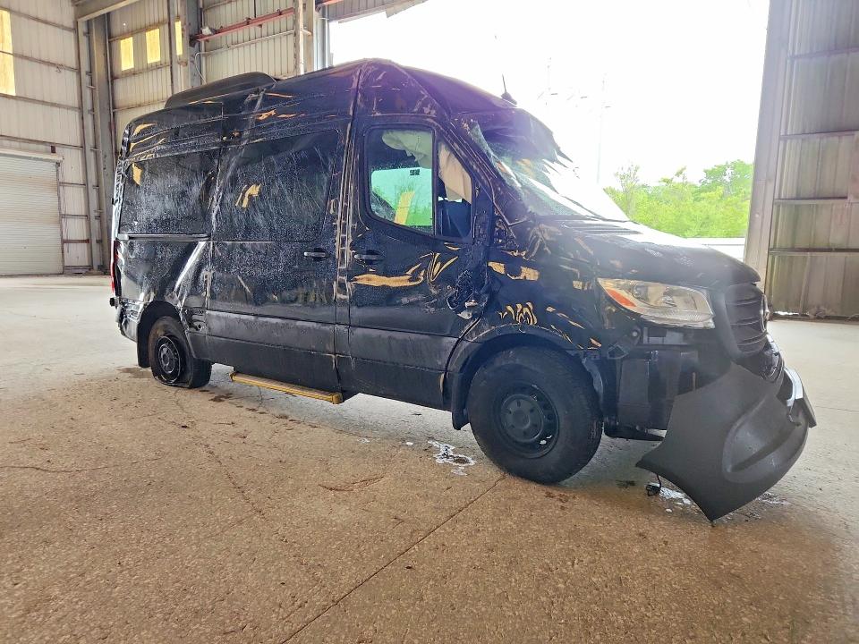 2025 Mercedes-benz Sprinter VIN W1Z4NFHY0SP791860 COPART salvage auction — ROLLOVER, Salvage Title, sold $175 on 2026-07-29 (photo 4)