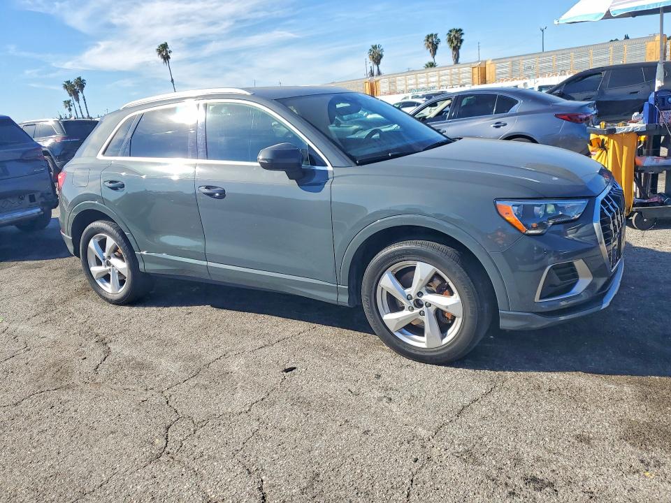 2020 Audi Q3 VIN WA1AECF3XL1111530 COPART salvage auction — SIDE, Salvage Title, sold $300 on 2026-07-24 (photo 4)