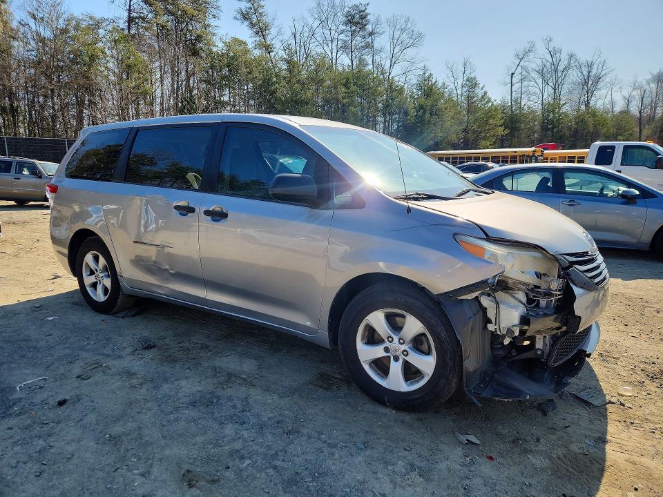 2011 Toyota Sienna VIN 5TDKA3DC7BS008270 COPART salvage auction — FRONT END, Va - Cert Of Title - Salvage, sold $1,250 on 2026-07-31 (photo 4)