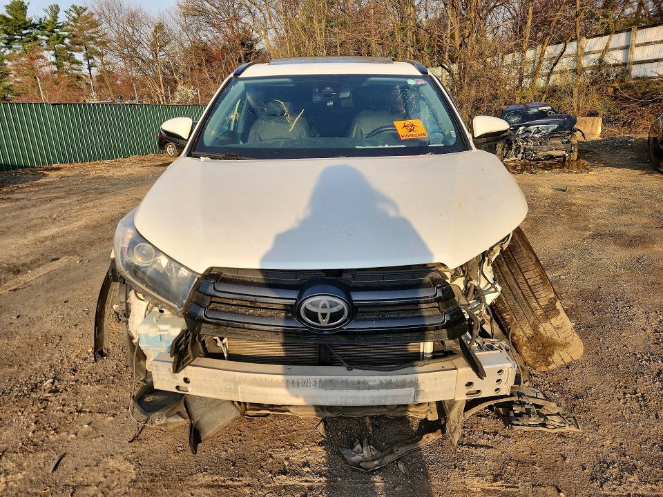 2019 Toyota Highlander VIN 5TDJZRFH8KS944446 COPART salvage auction — FRONT END, In - Certificate Of Title, sold $3,950 on 2026-07-30 (photo 5)