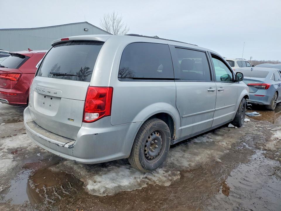 2011 Dodge Grand caravan VIN 2D4RN4DG2BR651858 COPART salvage auction — FRONT END, On - Permit Salvage, sold $200 on 2026-07-02 (photo 3)