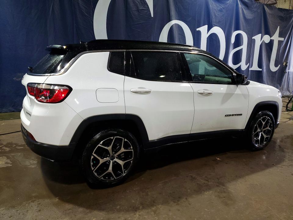 2025 Jeep Compass VIN 3C4NJDCN6ST530271 COPART salvage auction — MINOR DENT/SCRATCHES, OH - CERTIFICATE OF TITLE, sold $17,900 on 2026-07-28 (photo 3)