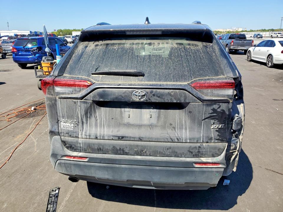 2022 Toyota Rav 4 VIN 2T3W1RFV6NC182306 COPART salvage auction — REAR END, Salvage Title, sold $9,300 on 2026-08-24 (photo 6)