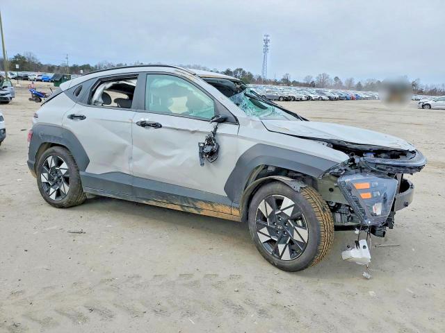 2024 Hyundai Kona VIN KM8HB3AB6RU119543 COPART salvage auction — ROLLOVER, Fl - Certificate Of Destruction, sold $4,250 on 2026-07-29 (photo 4)