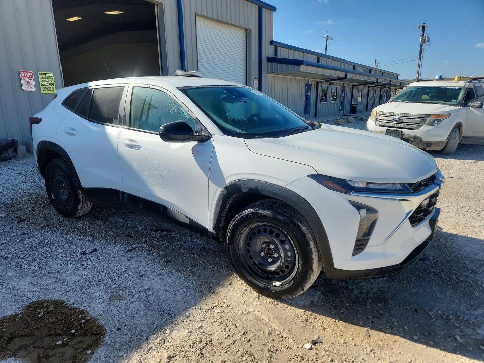 2025 Chevrolet Trax VIN KL77LFEP9SC183900 COPART salvage auction — SIDE, TX - SALVAGE VEHICLE TITLE, sold $10 on 2026-07-09 (photo 4)