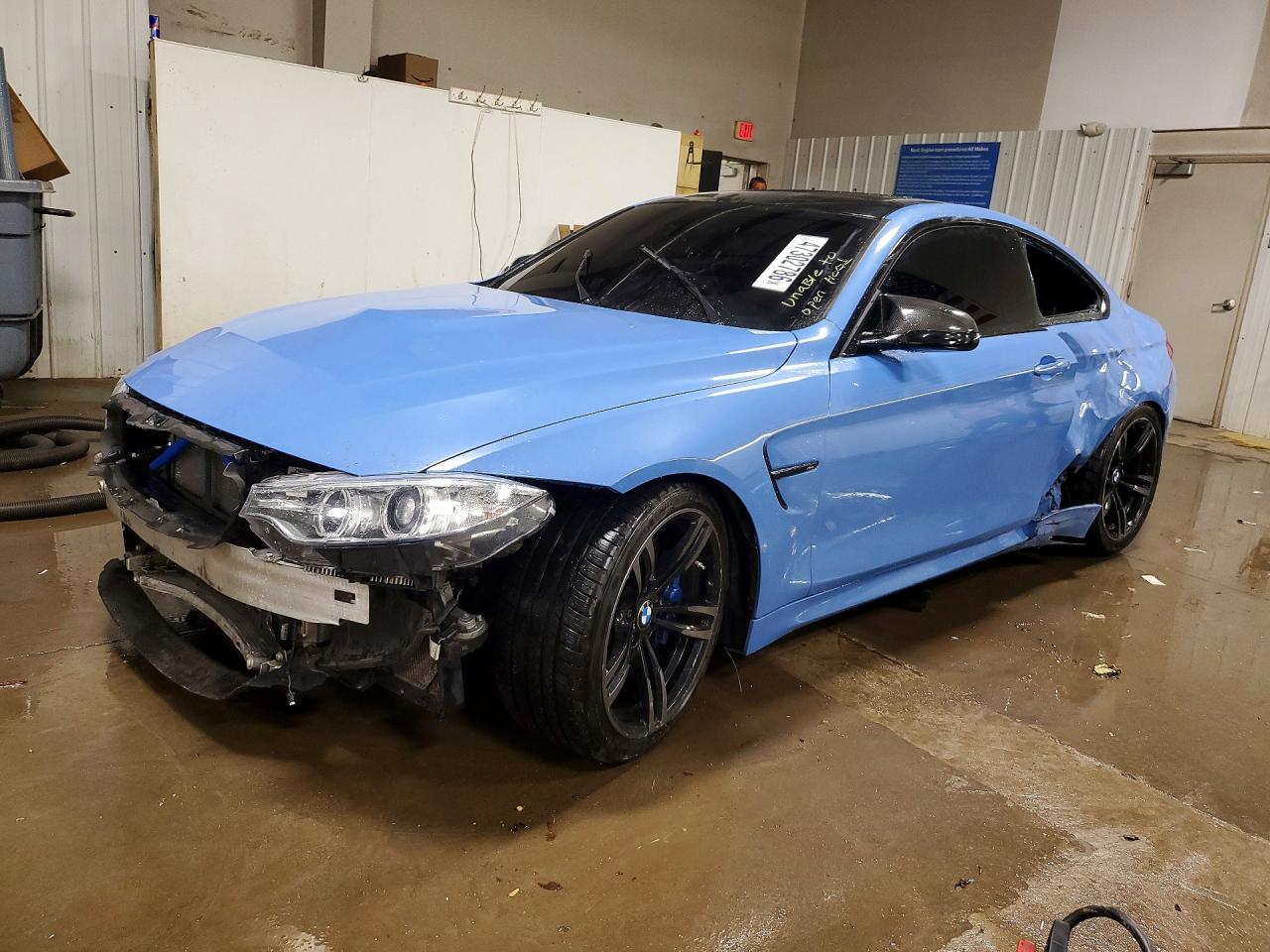 2015 BMW M4 VIN WBS3R9C50FK330922 — COPART salvage auction photo
