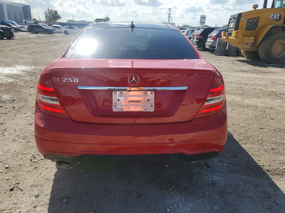 2014 Mercedes-benz VIN WDDGJ4HB9EG265805 COPART salvage auction — UNDERCARRIAGE, Salvage Title, sold $3,550 on 2026-08-11 (photo 6)