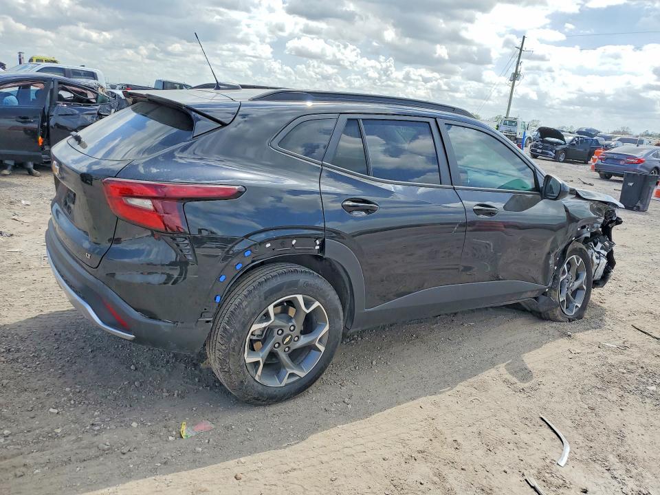 2025 Chevrolet Trax VIN KL77LHEP6SC285053 COPART salvage auction — SIDE, Tx - Salvage Vehicle Title, sold $5,900 on 2026-07-02 (photo 3)