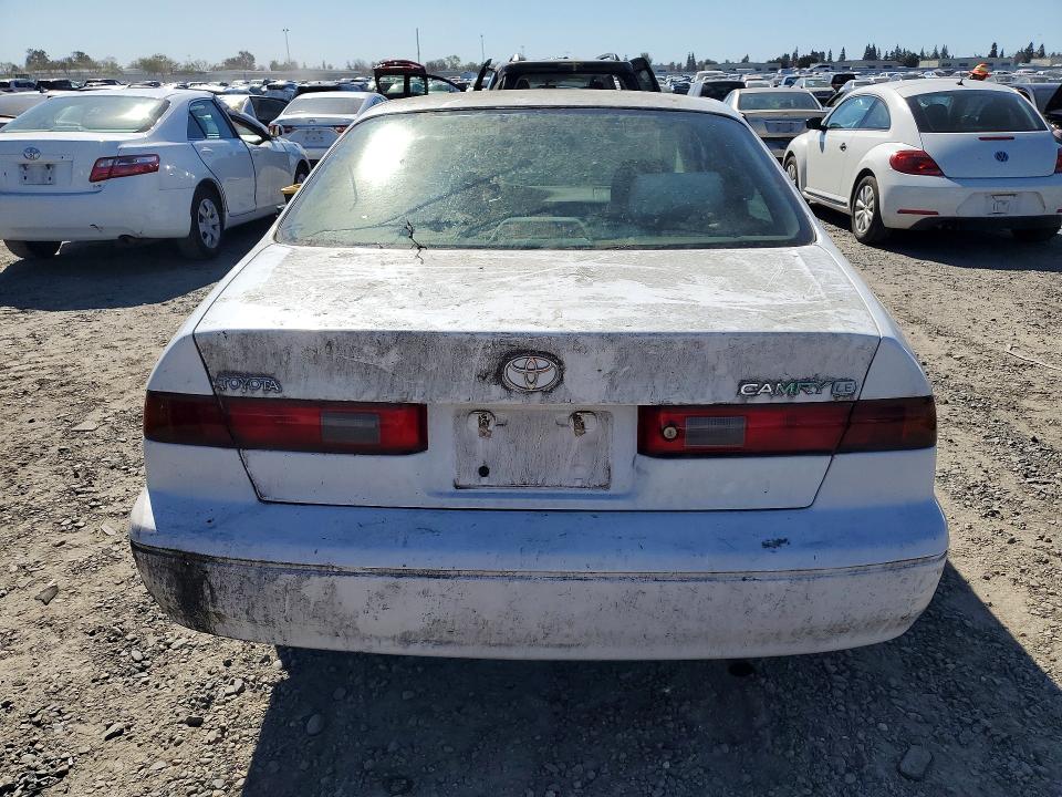 1998 Toyota Camry VIN 4T1BG22K2WU839949 COPART salvage auction — FRONT END, Ca - Dis/Dlr/Exp App For Dup Clean, sold $350 on 2026-07-02 (photo 6)