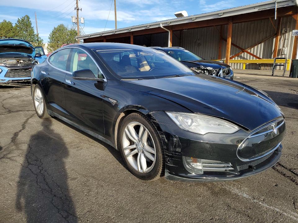 2013 Tesla VIN 5YJSA1CN1DFP16187 COPART salvage auction — FRONT END, Co - Public - Salvage Title, sold $2,600 on 2026-07-23 (photo 4)