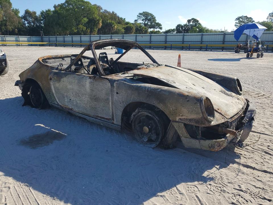 1983 Porsche 911cs VIN WP0ZZZ91ZDS151510 COPART salvage auction — BURN, FL - CERTIFICATE OF DESTRUCTION, sold $3,050 on 2026-07-15 (photo 4)