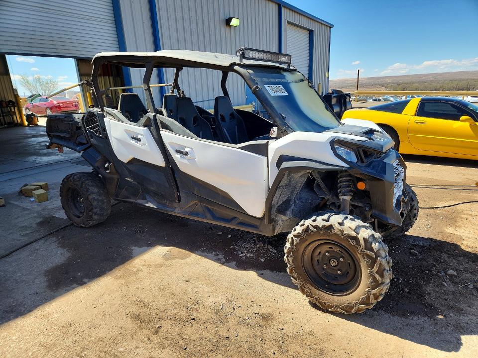2023 Can-am/ brp Commander VIN 3JBABAX4XPK000073 COPART salvage auction — BURN, Nr - Non-Repairable, sold $2,450 on 2026-08-24 (photo 4)