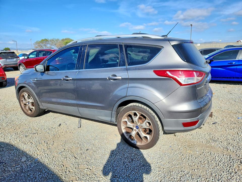 2014 Ford Escape VIN 1FMCU0J97EUE13530 COPART salvage auction — MINOR DENT/SCRATCHES, Sc - Dis/Dlr/Exp Only Clean Title, sold $1,350 on 2026-07-02 (photo 2)