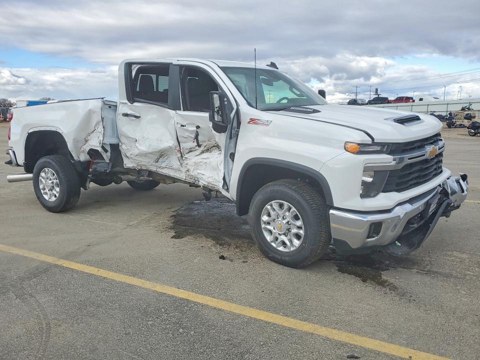 2026 Chevrolet Silverado 2500 VIN 2GC4KNEY9T1144811 COPART salvage auction — ALL OVER, Id - Salvage Certificate Of Title, sold $10,800 on 2026-07-23 (photo 4)
