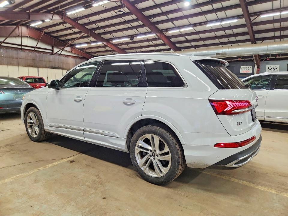 2021 Audi Q7 VIN WA1AXAF77MD025738 COPART salvage auction — MINOR DENT/SCRATCHES, CT - CERTIFICATE OF TITLE, sold $17,800 on 2026-07-31 (photo 2)