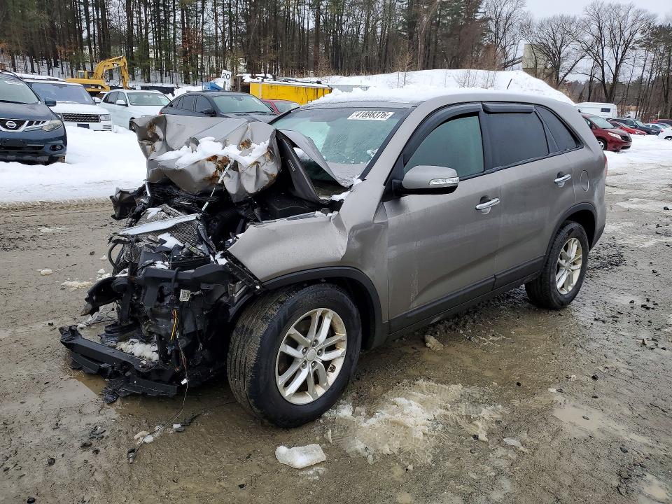 2015 Kia Sorento VIN 5XYKT3A68FG575034 COPART salvage auction — FRONT END, Id - Salvage Certificate Of Title, sold $425 on 2026-07-15 (photo 1)