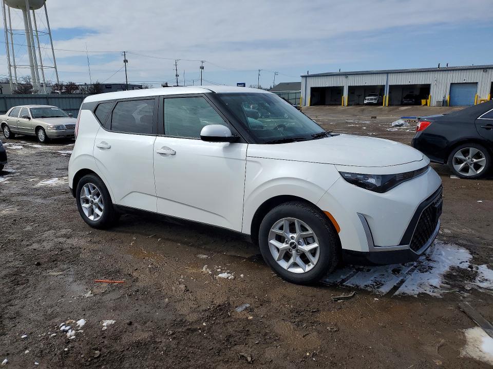2025 Kia Soul VIN KNDJ23AU6S7940332 COPART salvage auction — HAIL, Il - Salvage Certificate, sold $4,600 on 2026-07-22 (photo 4)