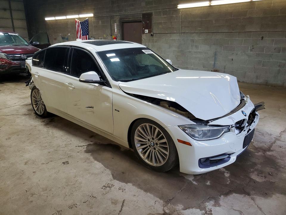 2013 BMW 3er VIN WBA3B3C59DF533237 COPART salvage auction — REAR END, Salvage Title, sold $125 on 2026-08-03 (photo 4)