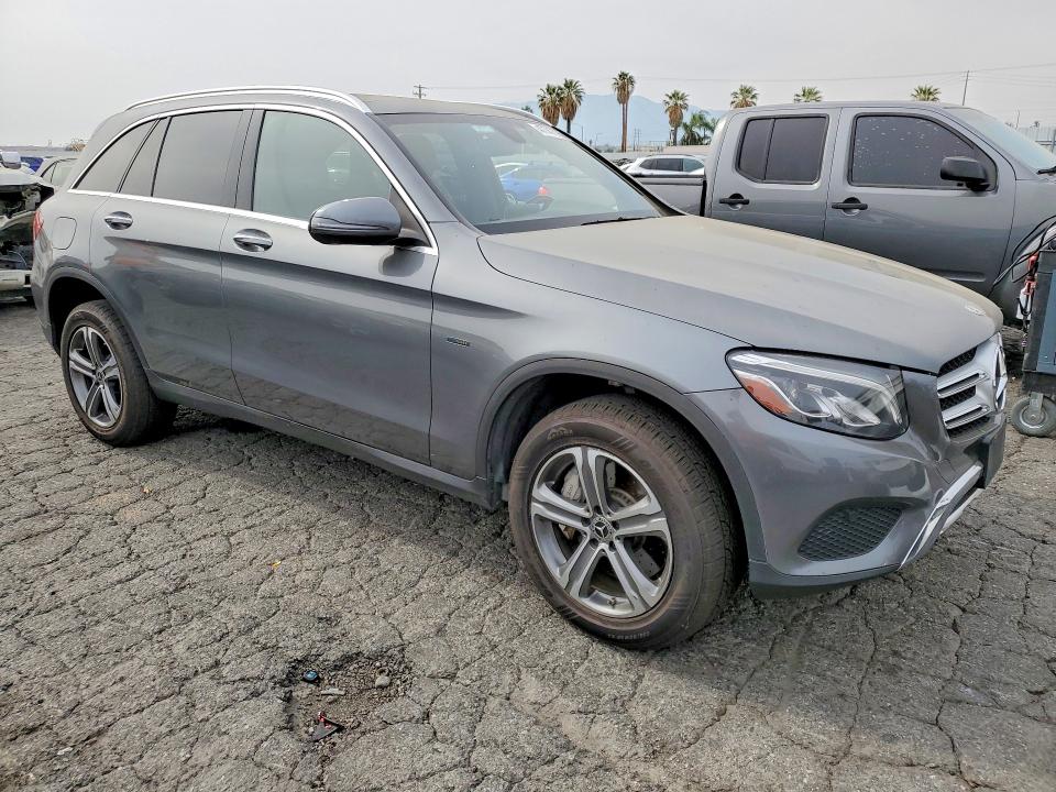 2019 Mercedes-benz Glc class VIN WDC0G5EB5KF567723 COPART salvage auction — MECHANICAL, CA - DIS/DLR/EXP ONLY CLEAN TITLE (P), sold $7,300 on 2026-07-27 (photo 4)