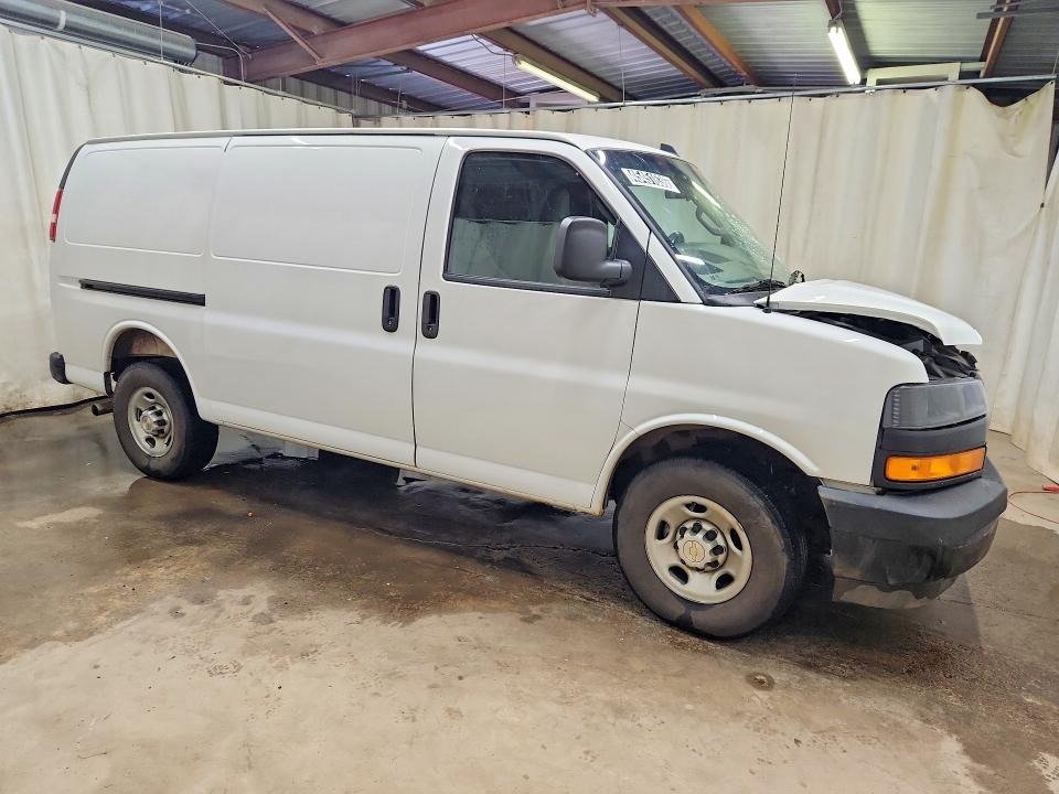 2025 Chevrolet Express VIN 1GCWGAFPXS1270608 COPART salvage auction — FRONT END, Salvage Title, sold $4,200 on 2026-07-09 (photo 4)